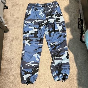 Blue camo festival button up cinch bottom pants, EUC